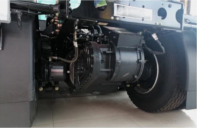 The electric drive axle has a ground clearance of more than 260mm, and the housing is made of cast steel and has a power take-off interface. The electric drive axle has a ground clearance of more than 260mm, and the housing is made of cast steel and has a power take-off interface.